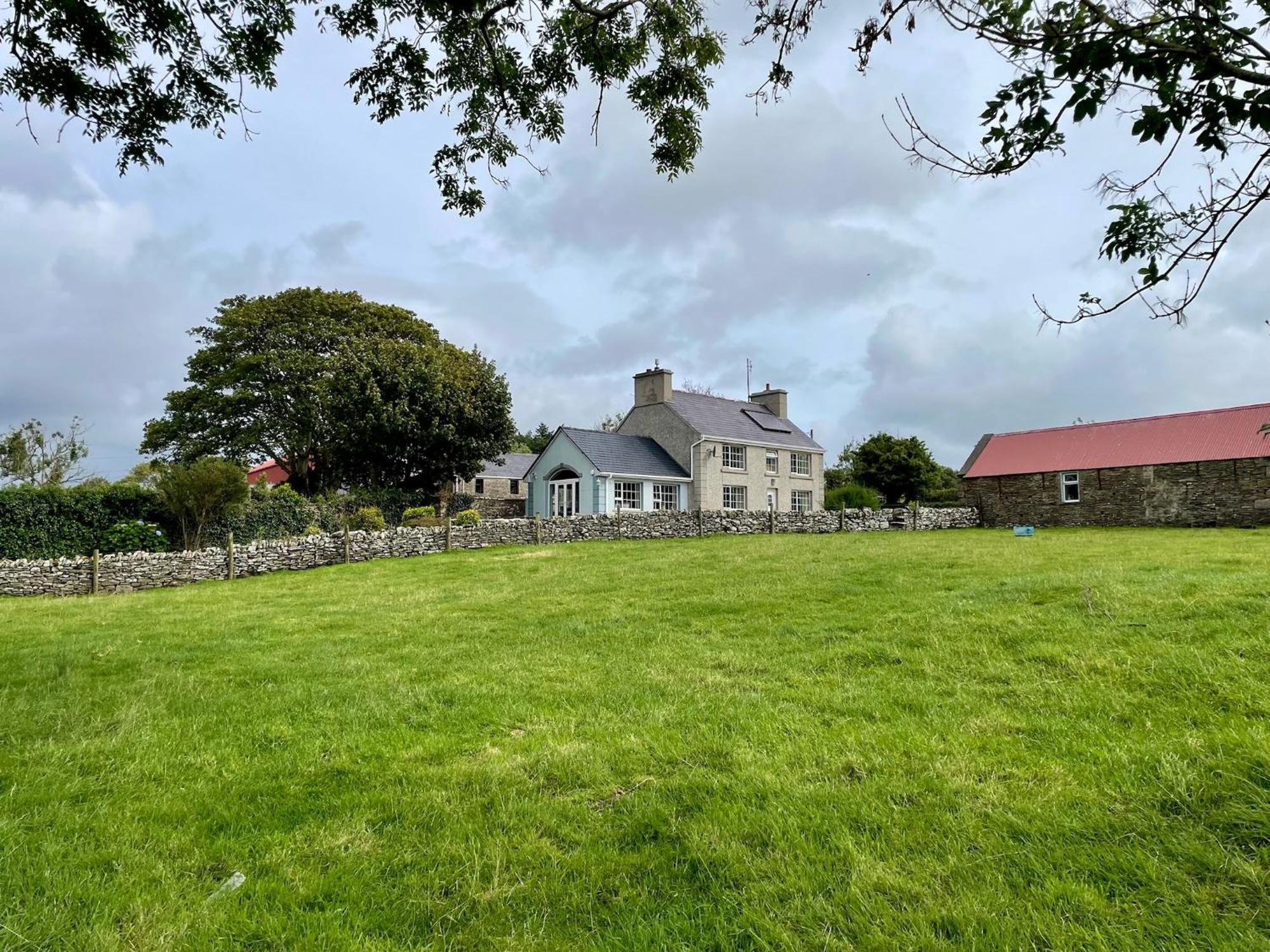 Country Farm House Bruckless Buitenkant foto